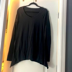 Lululemon asymmetric long sleeve top size 12. Great tunic top!